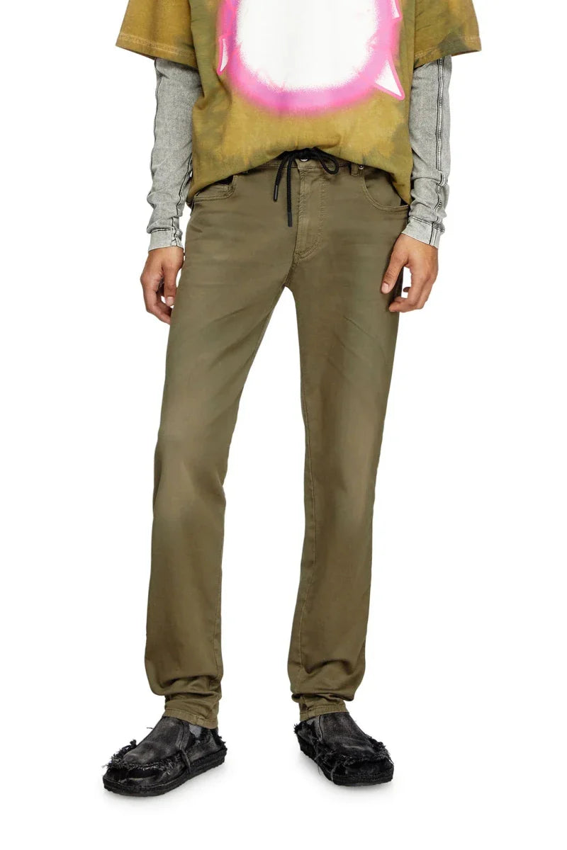 Diesel Slim Regular Waist 2062 D-Strukt Joggjeans®