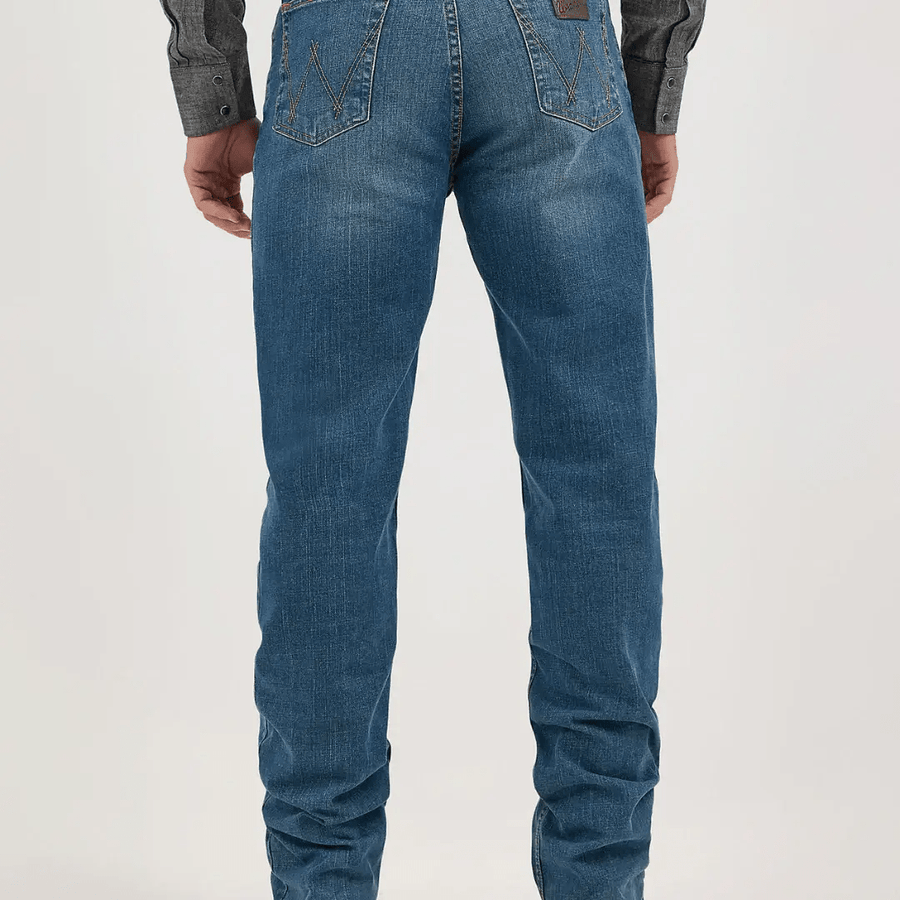 wrangler Men's Cody Johnson Advanced Comfort 01 Competition Relaxed Fit Jean